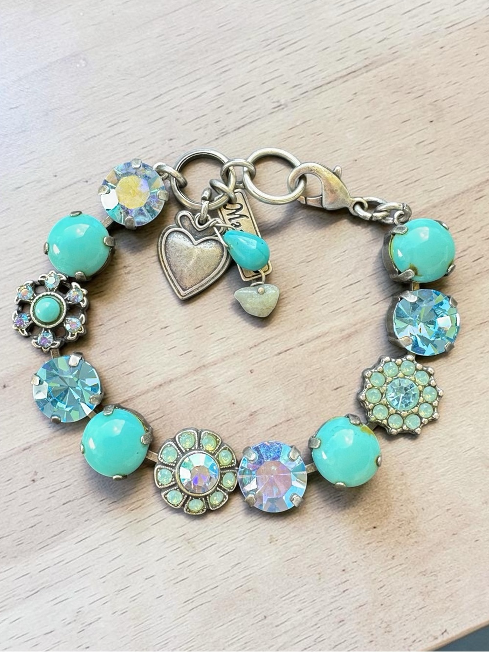 Bracelet by Mariana Woman Adorable Caribbean Blue and Chrysolite Swarovski Cr.
